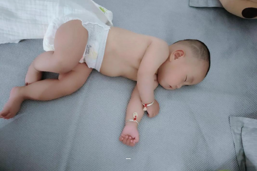 济宁宝宝脸上有白色斑块 济宁宝宝脸上有白色斑块